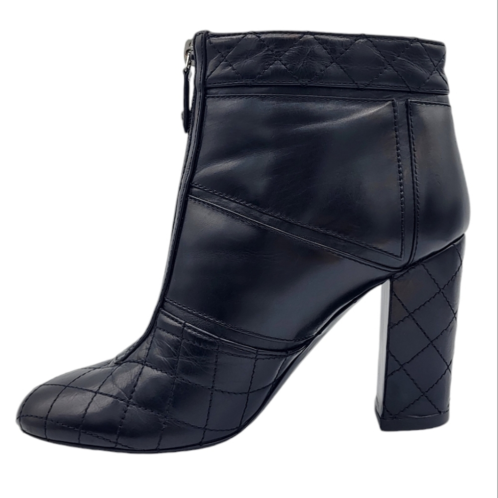 CHANEL Matelasse Quilted Leather Ankle Boots Front Zip Black Booties 37.5 - Picture 5 of 16